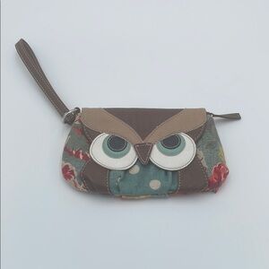 UNIONBAY Brown and Tan Owl Wristlet Clutch
